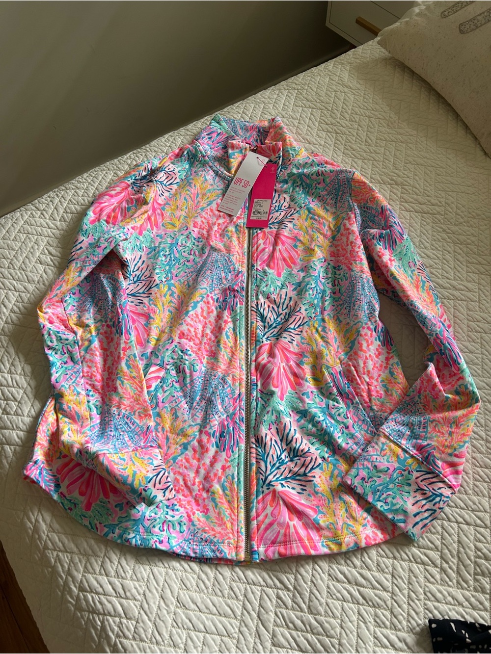 Lilly Pulitzer Leona UPF 50 Zip Up in Multi Splashdance. NWT. Size S - Picture 3 of 10